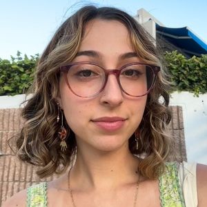 Meet your Posher, Valeria